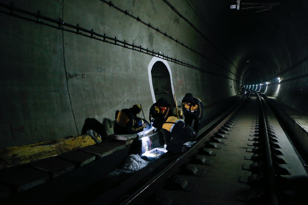 昌邑铁路运营隧道病害现状